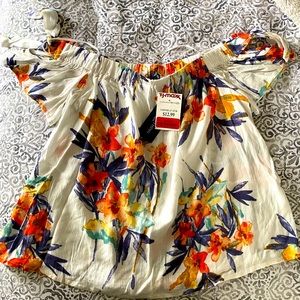 Bundle of 9 summer shirts!